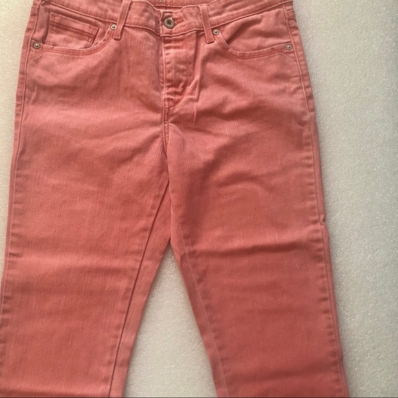 Levi’s Demi Curve Peach Cropped Pants Size 8 - Picture 7 of 7